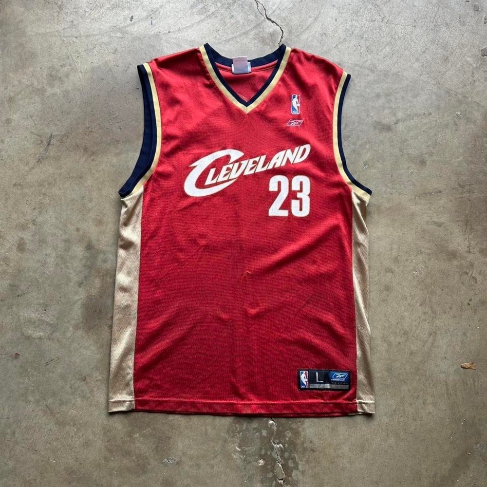 2000s Reebok Cleveland Cavaliers Lebron James Jersey